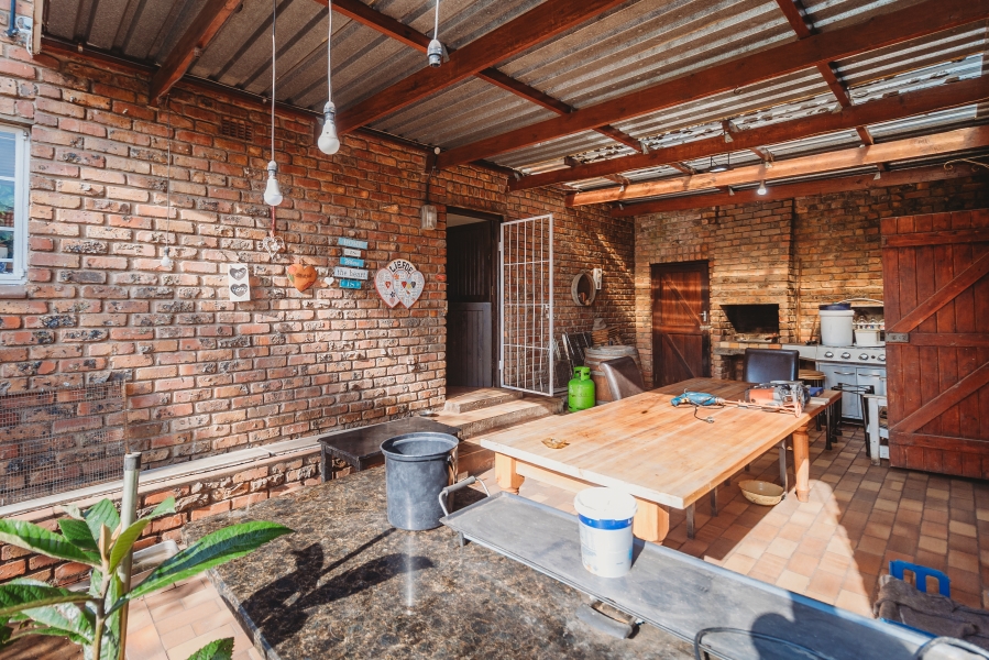 4 Bedroom Property for Sale in Heatherlands Western Cape